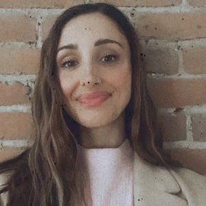 Meet your Posher, Alexia victoria